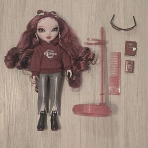 Shadow High / Rainbow High Scarlet Rose